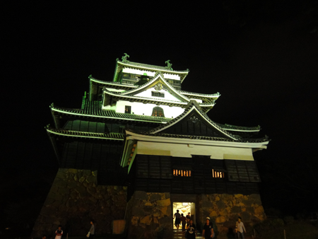 夜の「国宝松江城」