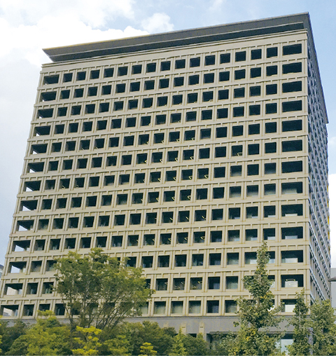 島根県企業立地課外観
