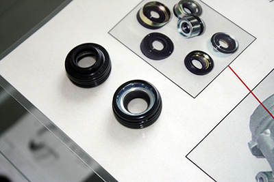 小さな部品だが車には欠かせないもの