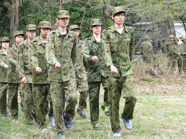 集団行動・集団責任の厳しさを知る自衛隊研修