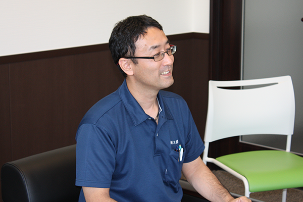 地域との関係について語る山口工場長