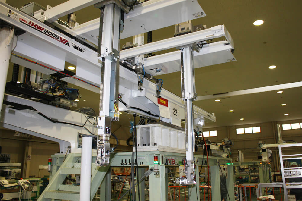 出荷前のロボット動作確認の様子