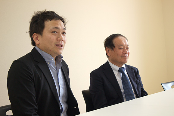代表取締役 田村勇作氏 島根工場長兼取締役 田村広行氏
