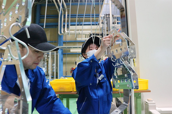 採用が順調に進み、若者も多く働く島根工場