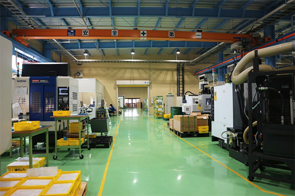 5Sが行き届いた清潔で働きやすい工場内