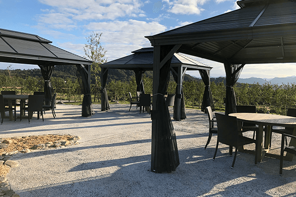 絶景を楽しみながら食事ができる「石見の杜 星空のレストラン」